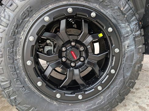 New 2026 Nissan Frontier PRO-4X w/ Pro-4x Convenience Package image 6