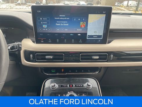 Certified 2023 Lincoln Nautilus Reserve image 11