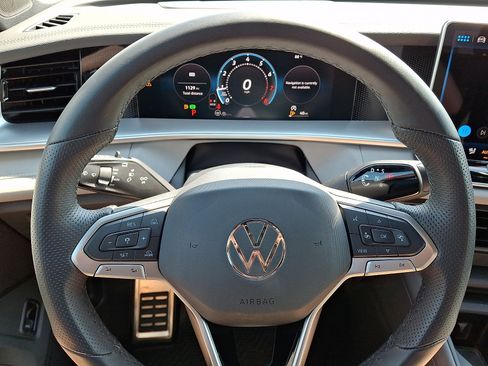Certified 2026 Volkswagen Tiguan SE R-Line FWD image 20
