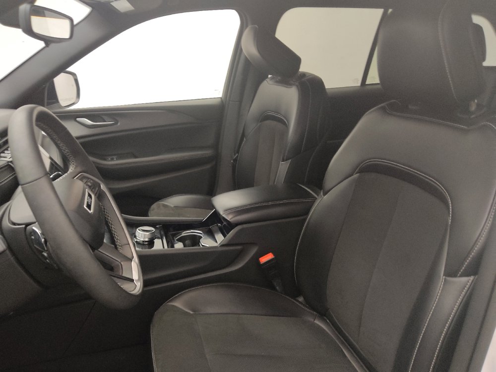 Used 2023 Jeep Grand Cherokee Altitude AWD/4WD image 17
