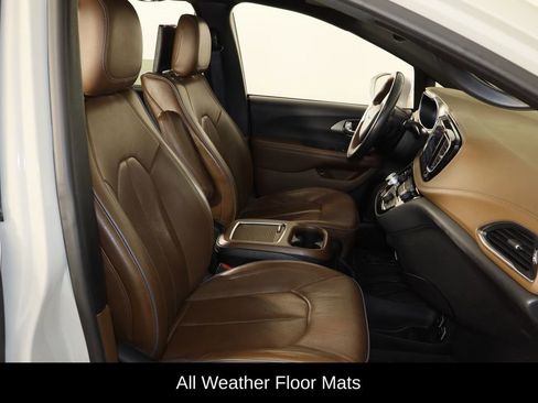 Used 2020 Chrysler Pacifica Limited w/ Advanced Safetytec Group image 20