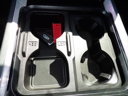 Used 2024 Ford F350 Lariat image 22