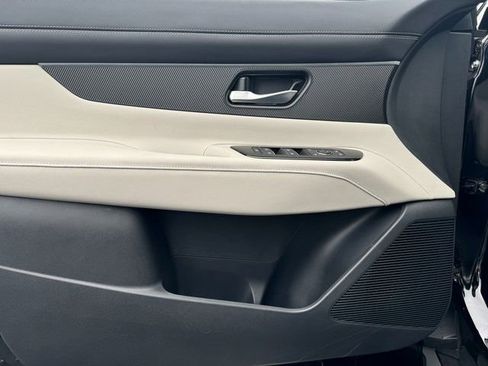 Used 2025 Nissan Murano SV image 12