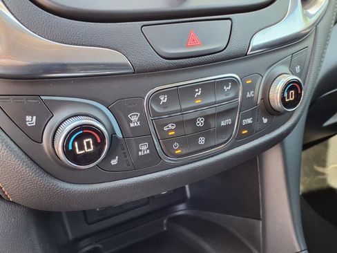 Used 2021 Chevrolet Equinox Premier image 24