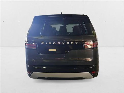 New 2024 Land Rover Discovery Metropolitan Edition image 6