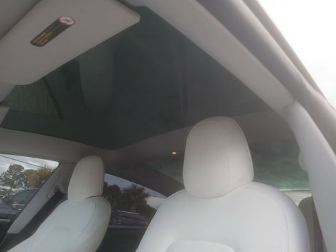 Used 2021 Tesla Model 3 Standard Range Plus image 23