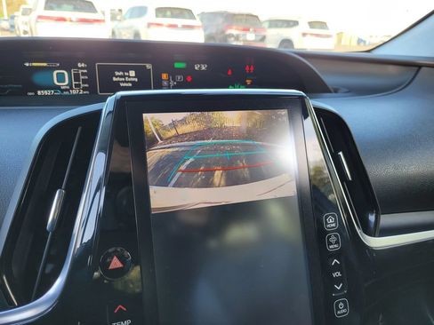 Used 2017 Toyota Prius Prime Advanced w/ Carpet Mat Package FWD image 18