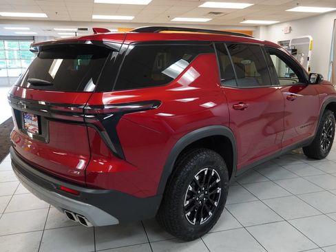 Certified 2025 Chevrolet Traverse Z71 w/ Driver Confidence Package AWD/4WD image 13