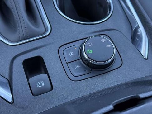 Certified 2023 Chevrolet Traverse LT w/ LT Premium Package image 32