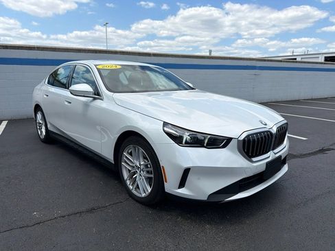 Used 2024 BMW 530i xDrive AWD/4WD image 7
