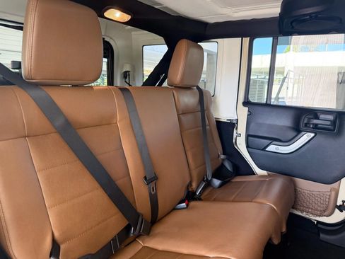 Used 2011 Jeep Wrangler Unlimited Rubicon w/ Dual Top Group AWD/4WD image 22