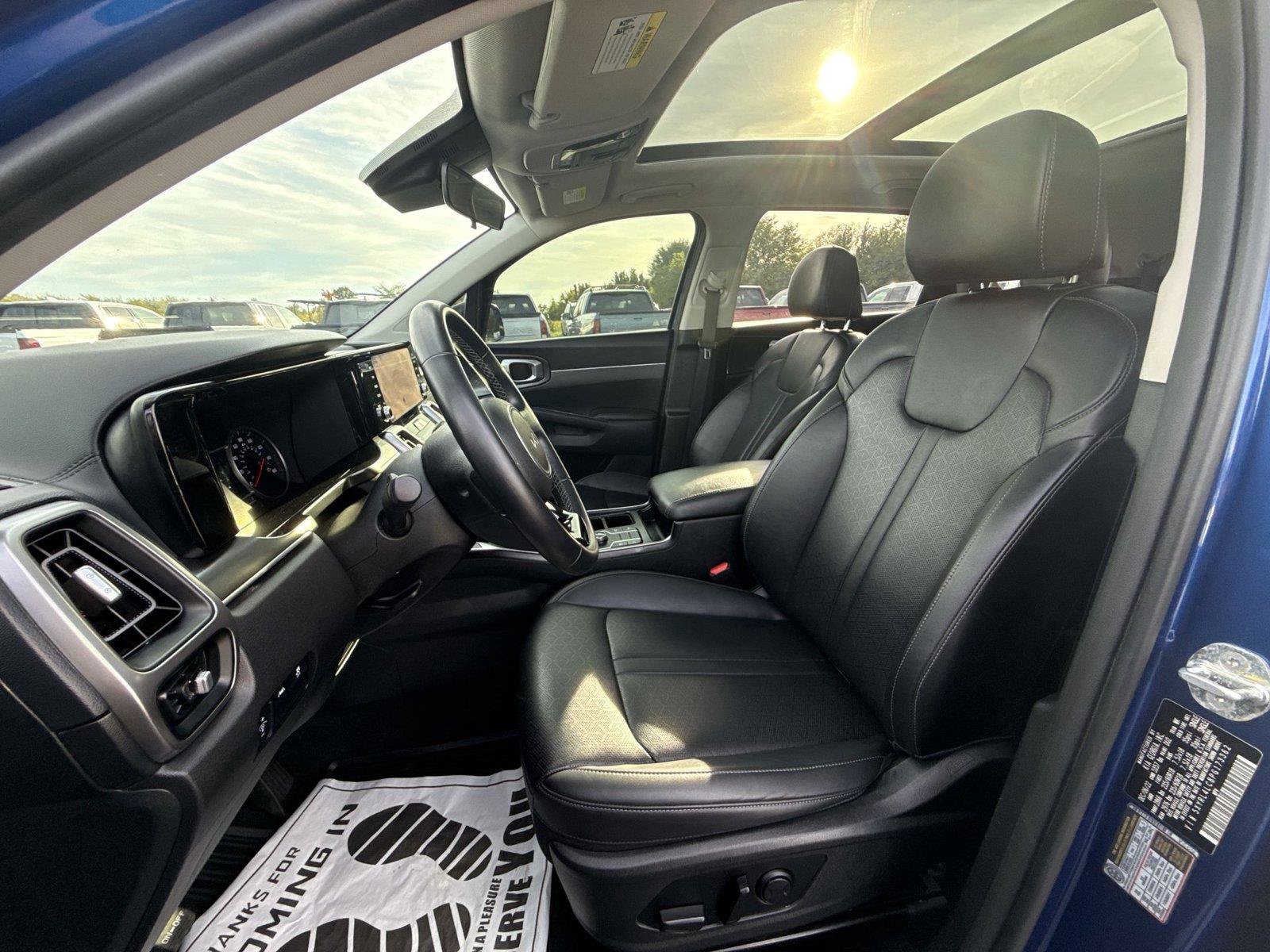 Used 2023 Kia Sorento S w/ Panoramic Sunroof Package FWD image 14