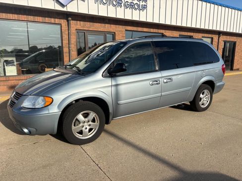 Used 2005 Dodge Grand Caravan SXT image 48