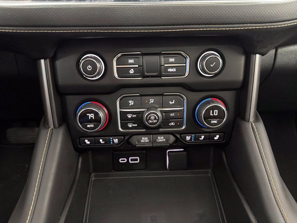 Used 2024 Chevrolet Tahoe Premier w/ Premium Package 2 AWD/4WD image 17