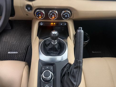 Used 2024 MAZDA MX-5 Miata RF Grand Touring image 19