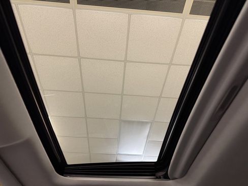 Used 2020 Toyota Highlander XLE image 43