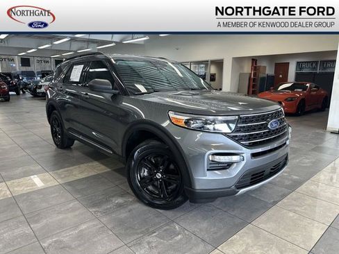 Used 2023 Ford Explorer XLT w/ Equipment Group 202A AWD/4WD image 1