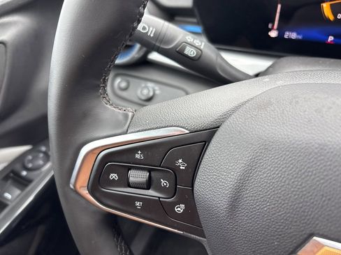 Used 2025 Chevrolet Trax LT w/ LT Convenience Package image 29