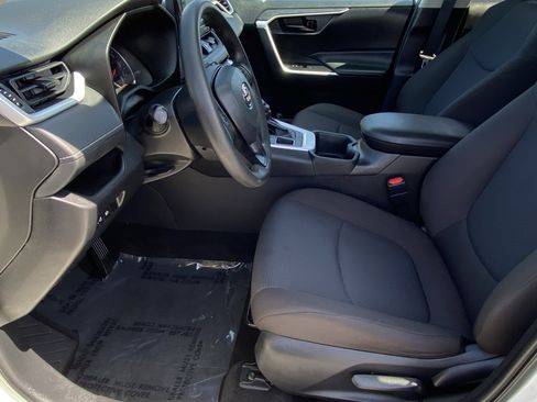 Certified 2022 Toyota RAV4 LE image 26