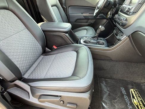 Used 2018 Chevrolet Colorado Z71 image 10