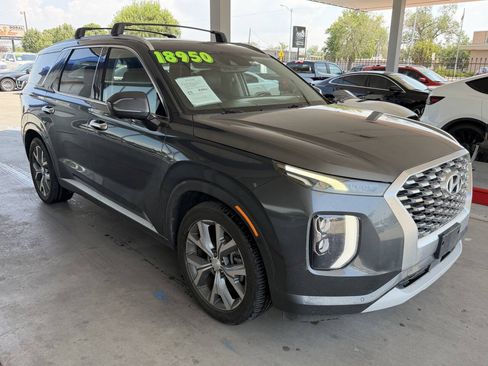 Used 2021 Hyundai Palisade Limited w/ Cargo Package FWD image 2