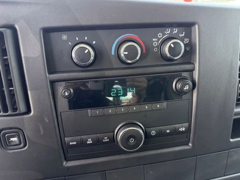 Used 2013 Chevrolet Express 2500 RWD image 26
