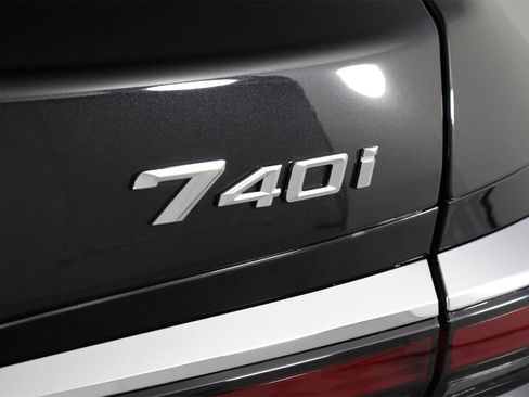 Used 2025 BMW 740i image 20