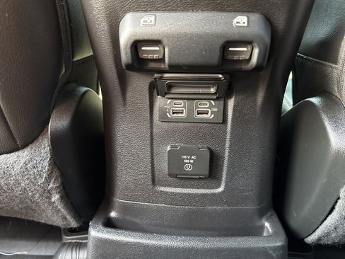 Used 2018 Jeep Wrangler Unlimited Sahara w/ Quick Order Package 24M Moab image 27