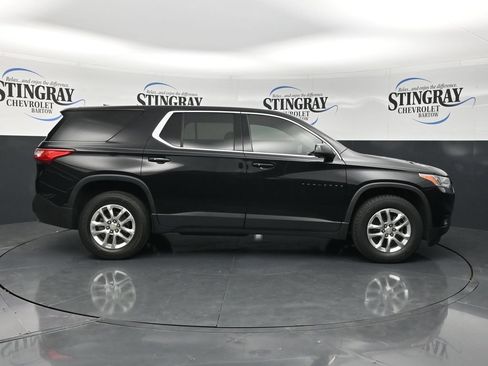 Used 2021 Chevrolet Traverse LS w/ LPO, Blackout Package FWD image 10