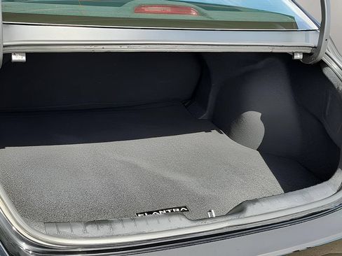 Used 2023 Hyundai Elantra SEL w/ Convenience Package FWD image 9