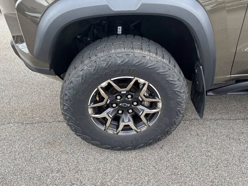 Used 2024 Chevrolet Colorado ZR2 w/ ZR2 Convenience Package III AWD/4WD image 27