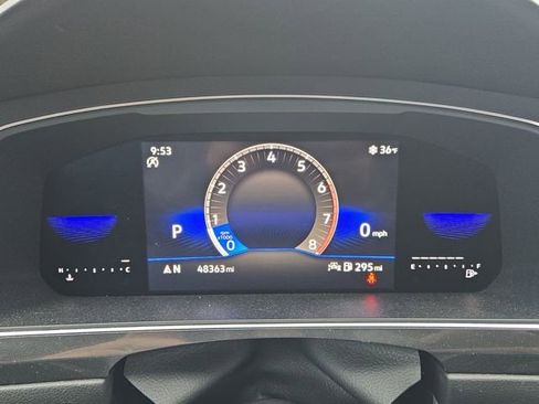 Used 2023 Volkswagen Tiguan SE image 9