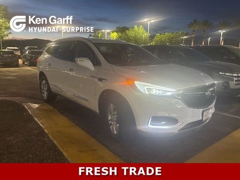 Used 2020 Buick Enclave Essence image 1