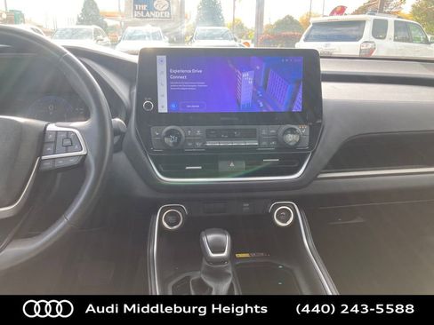 Used 2024 Toyota Grand Highlander XLE image 17