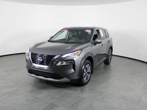 Certified 2022 Nissan Rogue SV image 2