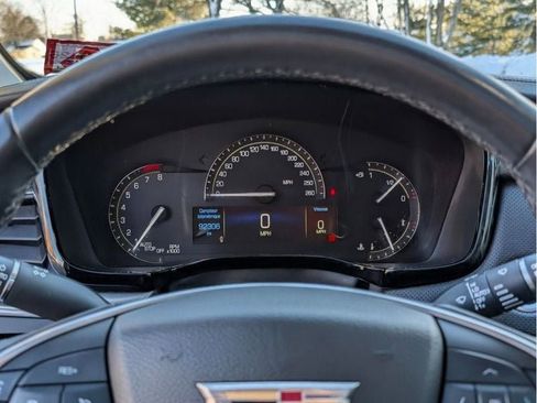 Used 2017 Cadillac XT5 Luxury image 19