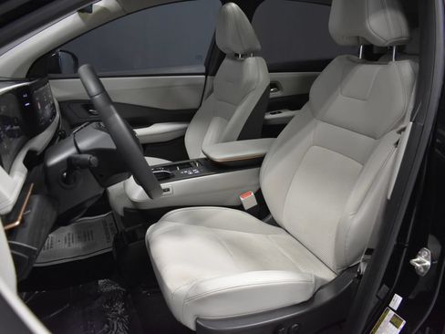 Certified 2023 Nissan Ariya AWD image 5