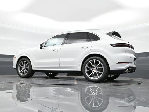 New 2025 Porsche Cayenne image 35