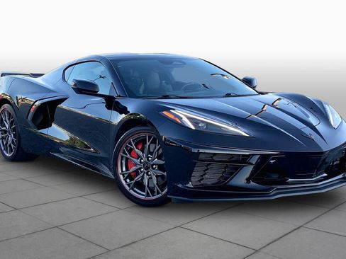 Used 2024 Chevrolet Corvette Stingray Premium Cpe w/ Z51 Performance Package RWD image 3
