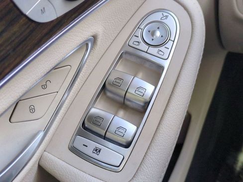 Used 2020 Mercedes-Benz C 300 Sedan image 24