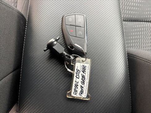 Used 2025 Chevrolet Equinox LT image 22