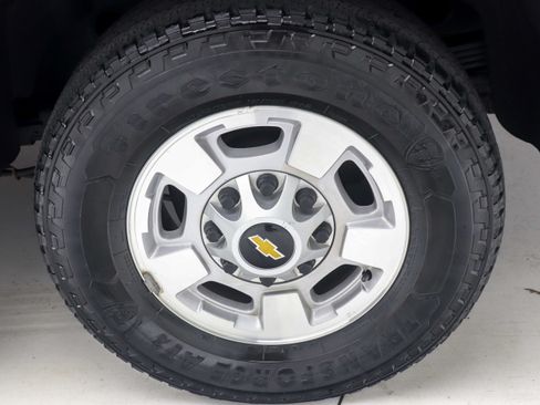 Used 2018 Chevrolet Suburban 3500 LT AWD/4WD image 35