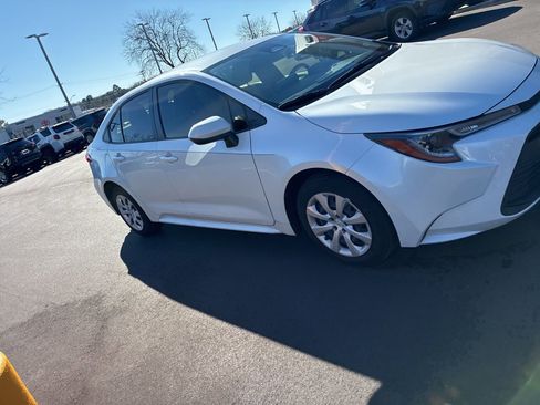 Used 2023 Toyota Corolla LE image 5