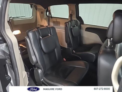 Used 2017 Dodge Grand Caravan SXT FWD image 19