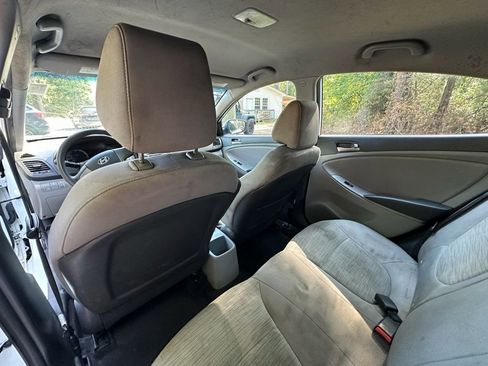 Used 2017 Hyundai Accent SE FWD image 14