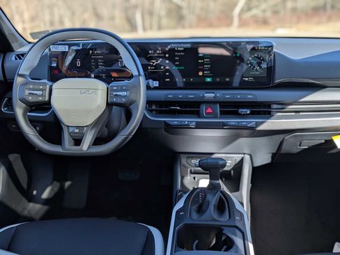 New 2026 Kia K4 GT-Line FWD image 5