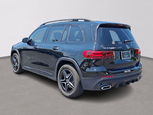 Used 2026 Mercedes-Benz GLB 250 4MATIC image 6
