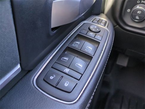 Used 2024 RAM 3500 Big Horn w/ Towing Technology Group image 27