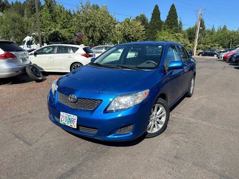 Used 2010 Toyota Corolla LE image 2