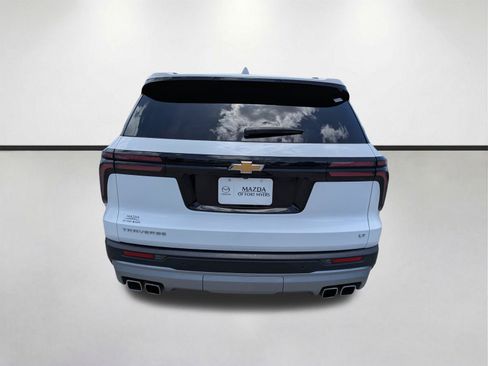 Used 2024 Chevrolet Traverse LT FWD image 5